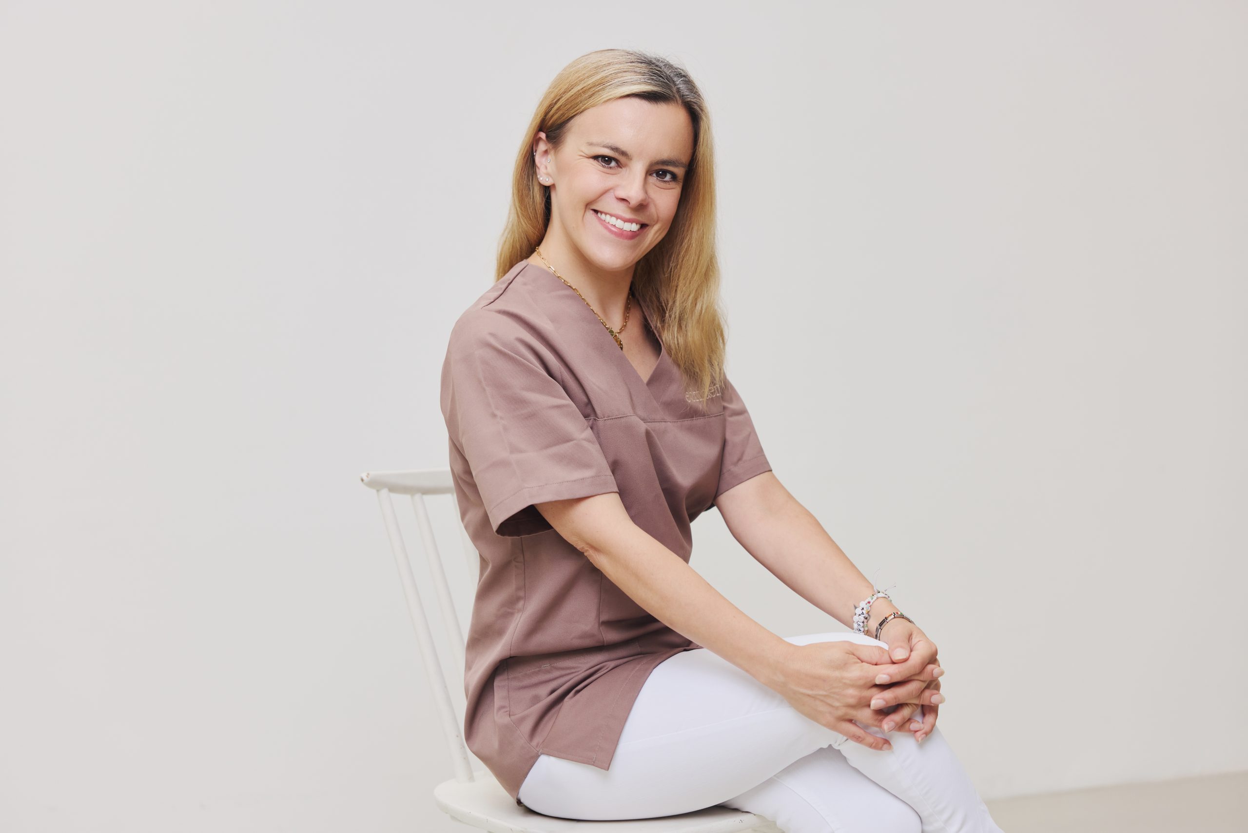 ZFA Elisabetta Bussetti, zahnmedizinische Fachangestellte in der Zahnarztpraxis echt.dental in München-Obermenzing