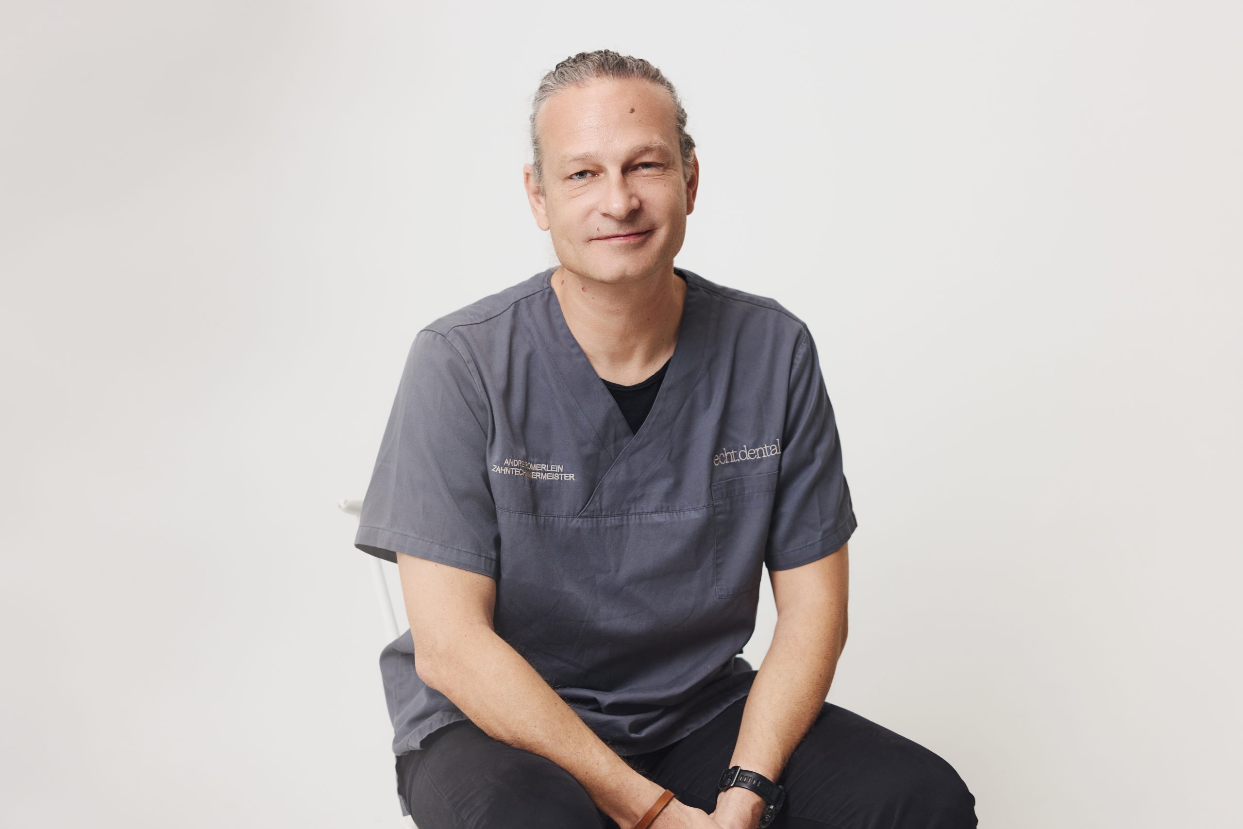 ZTM André Römlein, Zahntechnikermeister im Meisterlabor der Zahnarztpraxis echt.dental in München-Obermenzing