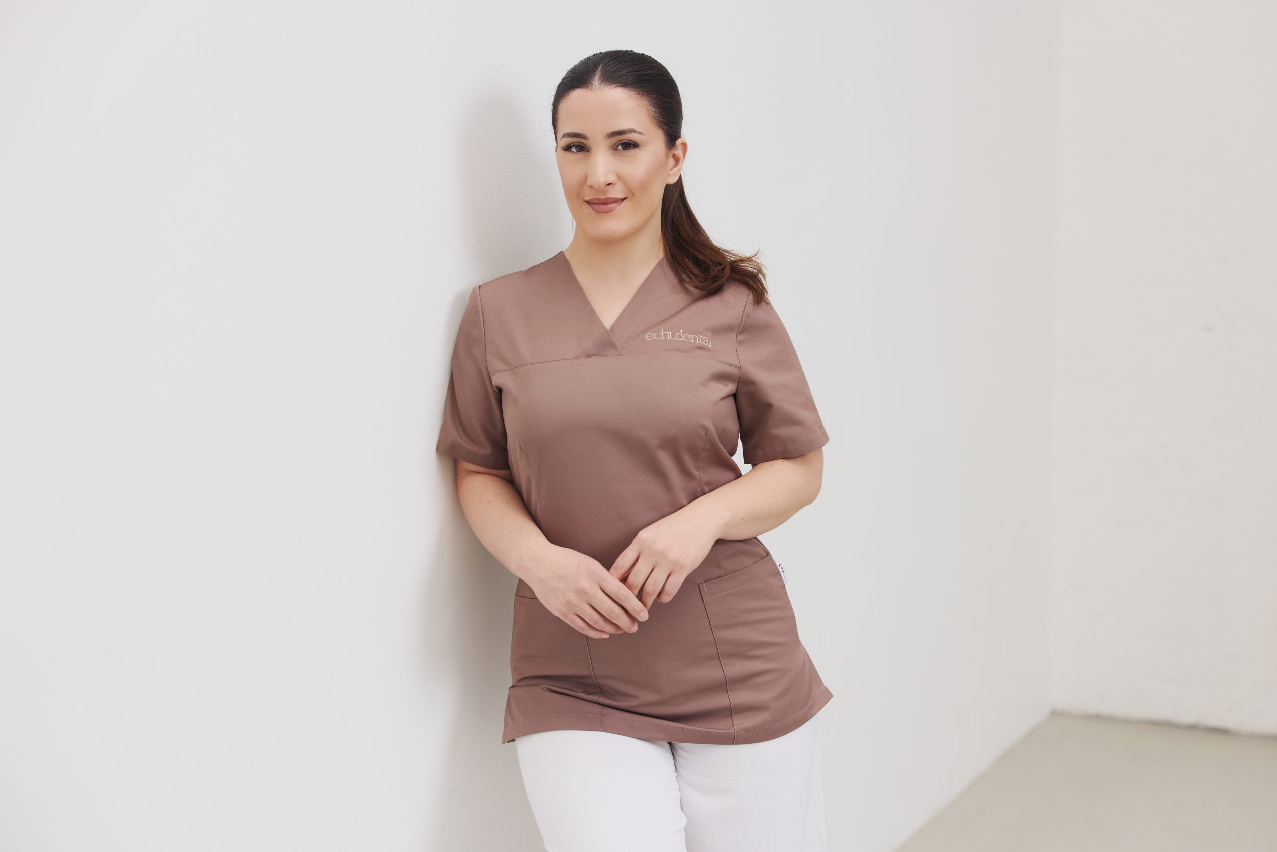 ZFA Shqipdona Krasniqi, zahnmedizinische Fachangestellte in der Zahnarztpraxis echt.dental in München-Obermenzing
